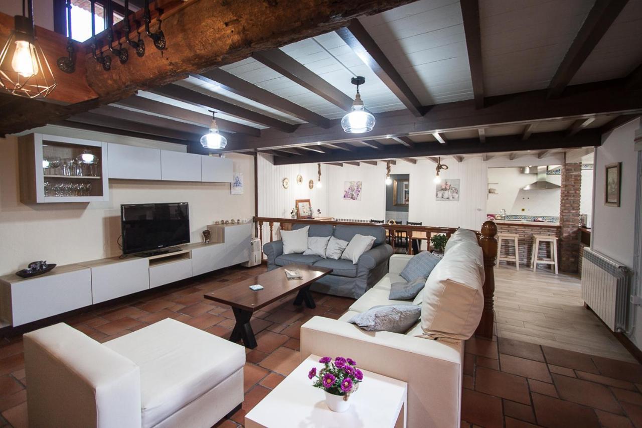 リャネス Santa Barbora, Casa A 3 Km De La Playaヴィラ エクステリア 写真