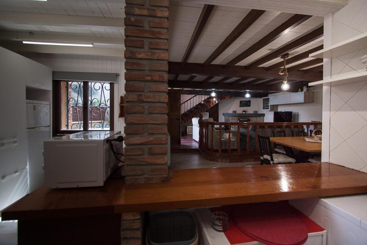 リャネス Santa Barbora, Casa A 3 Km De La Playaヴィラ エクステリア 写真